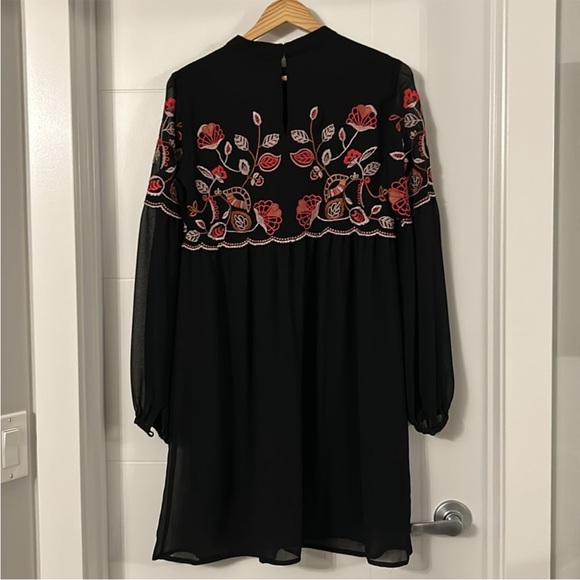 California moon rise dress - Picture 3 of 3